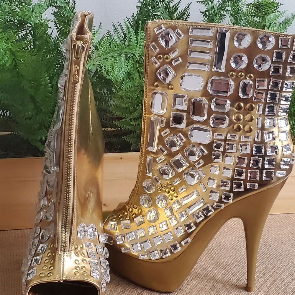 Gold gemstone peep toed heel bootie